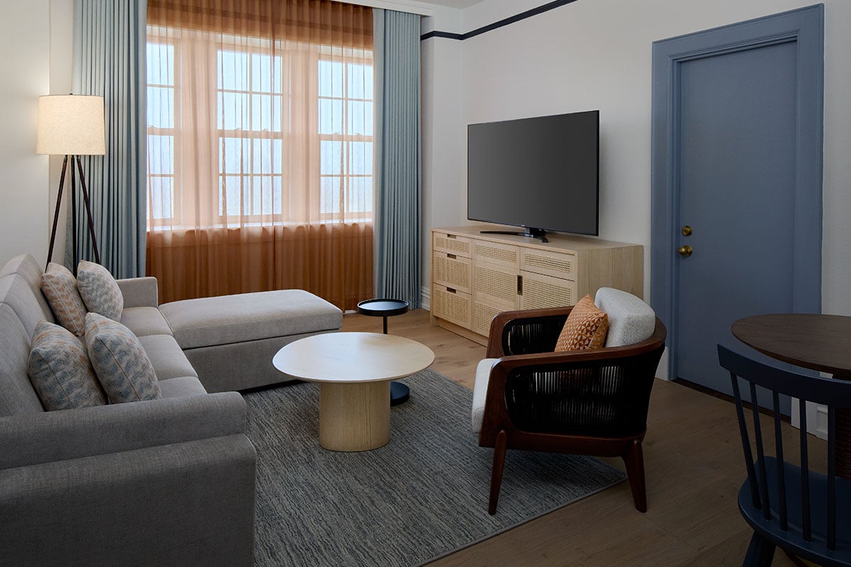 One-Bedroom-Suite-Parlour